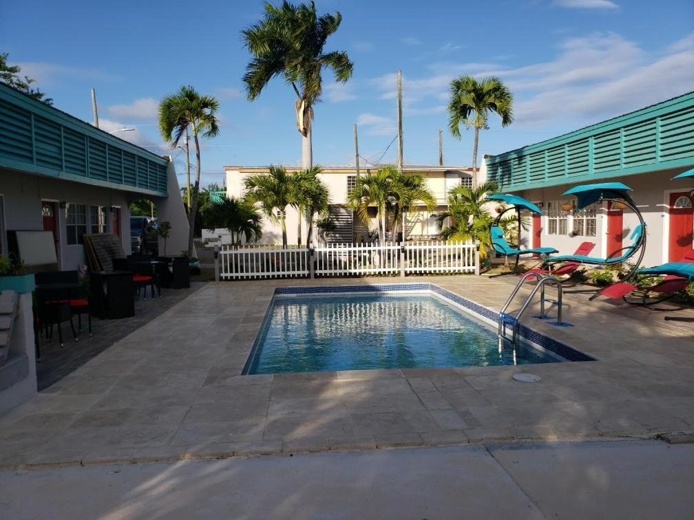 Georges Royal Inn Frederiksted Kültér fotó