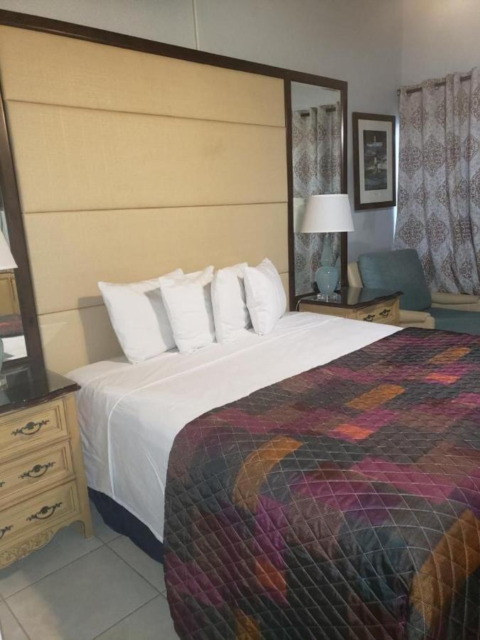 Georges Royal Inn Frederiksted Kültér fotó